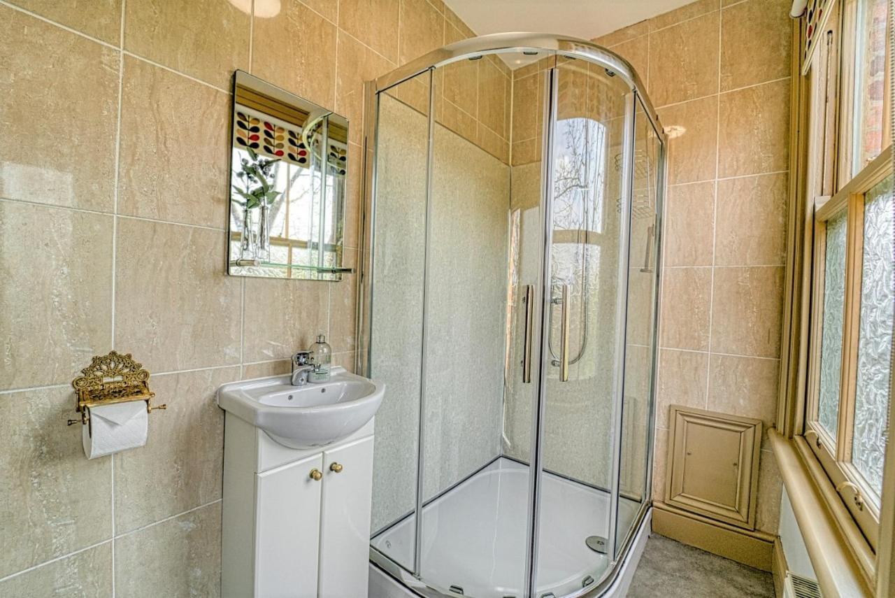 Host & Stay - Upper Tything Apartment Вустер Екстер'єр фото